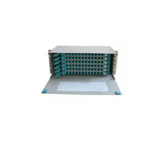 ODF rack 19", 96 puertos SC, con accesorios interno de acomodación de fibra y casete de empalme. Incluye 96 adaptadores tipo SC/APC monomodo Sx y 96 pigtails SC/APC, monomodo, 900µm, LSZH, 1 metros
